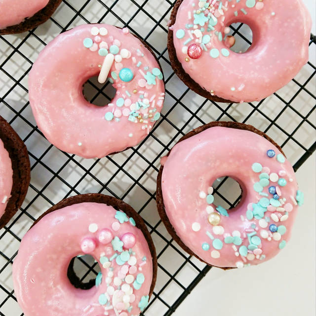 pink donuts